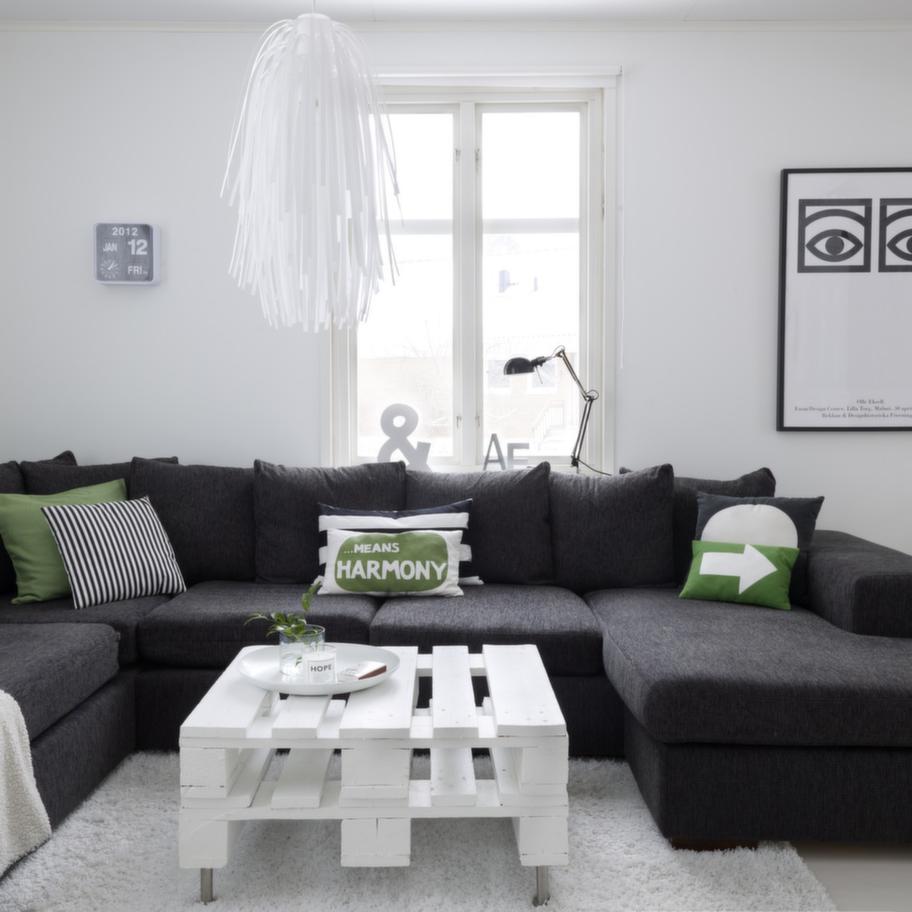 Toque de verde nas almofadas, para quem prefere uma decoração mais discreta