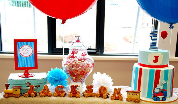 Trezinho levando o nome do aniversariante