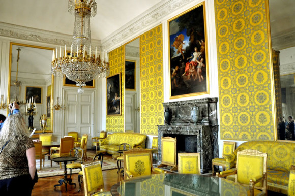 Senão não seria Maria Antonieta...